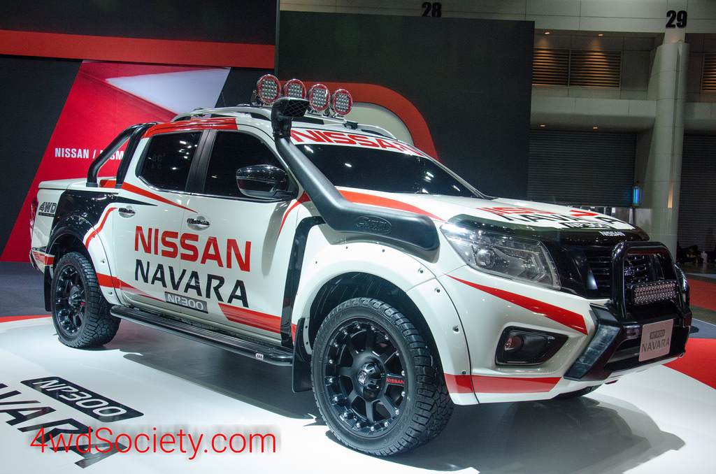 Nissan NP300 Navara ถูกจับแต่งออฟโรด นำมาจัดแสดงในงาน Motor Show 2015